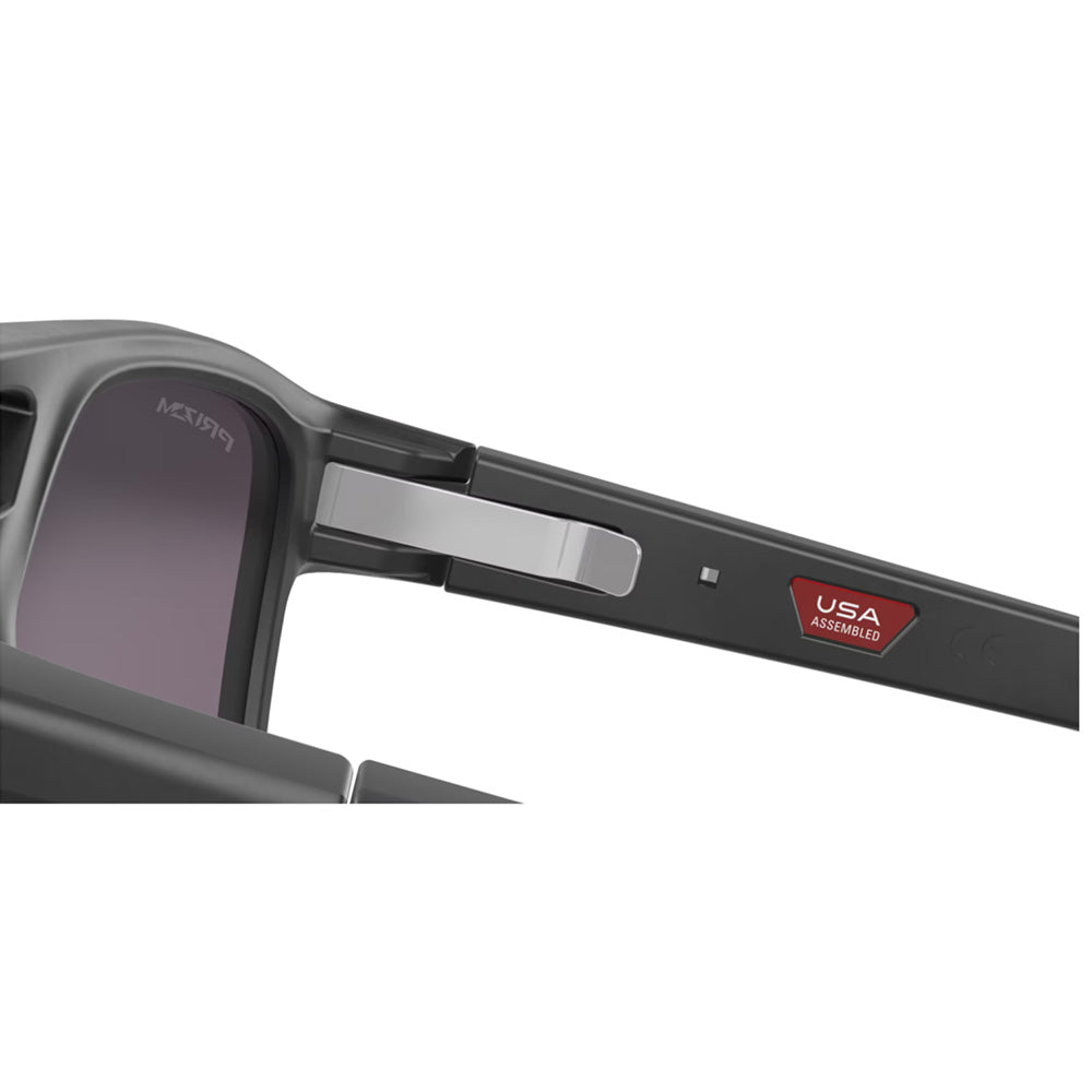 0OO9436-0154 Oakley Latch Beta Sunglasses Matte Black Frame with PRIZM Grey Lens